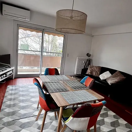 Riviera - 2 Chambres, Balcons, Parking -
